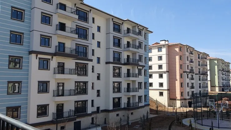 Depremzedeler konutlarına kavuşuyor