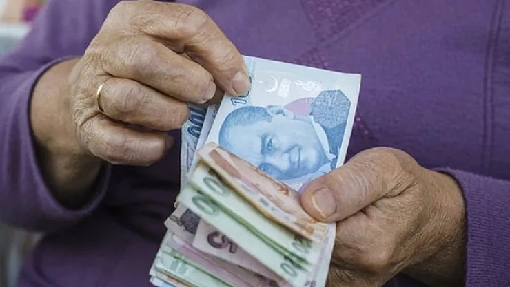 Emekliye 3 bin lira ikramiye Resmi Gazete'de