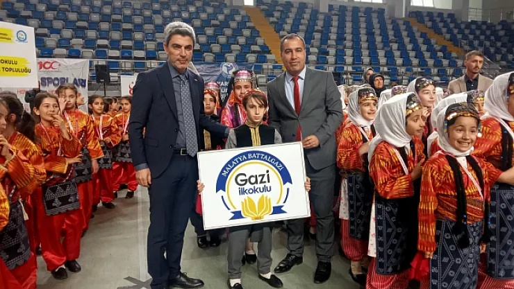 Malatya'da Halk Oyunları Yarışması Yapıldı