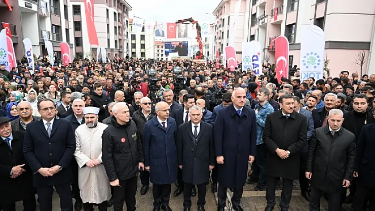 Malatya'da bin 700 konut hak sahiplerine teslim edildi