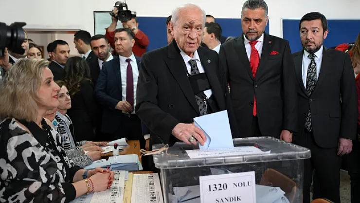 MHP Genel Başkanı Bahçeli, oyunu kullandı