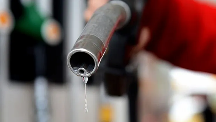 Motorine gece yarısından itibaren indirim geliyor