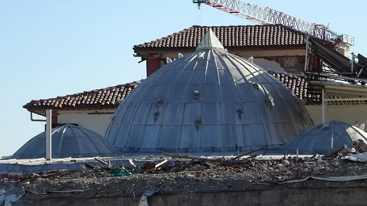 Depremden etkilenen tarihi çarşı hamamı restore edilecek