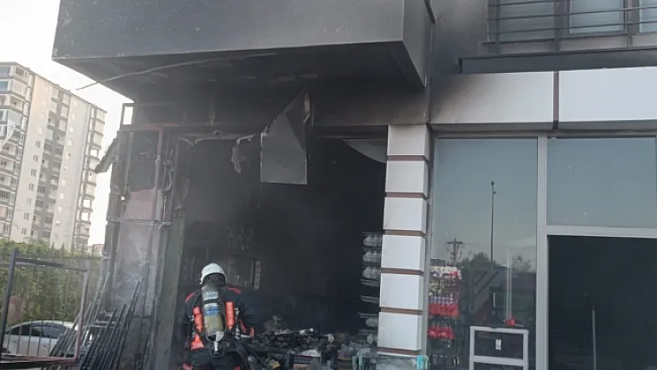 Malatya'da iş yeri yangını korkuttu