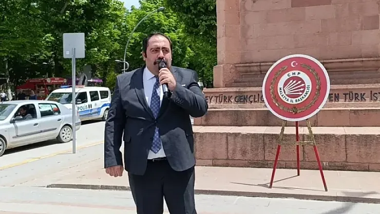 "Çelengini şerefle anıta getiren tek partiyiz"