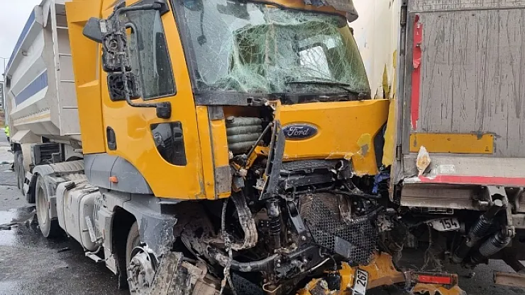 Duramayan TIR, 5 aracı biçti: 9 yaralı