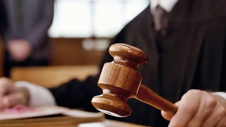 Kışla Caddesinin taşınmasına mahkemeden erteleme