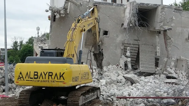 Malatya'da ağır hasarlı binaların yüzde 87'si yıkıldı