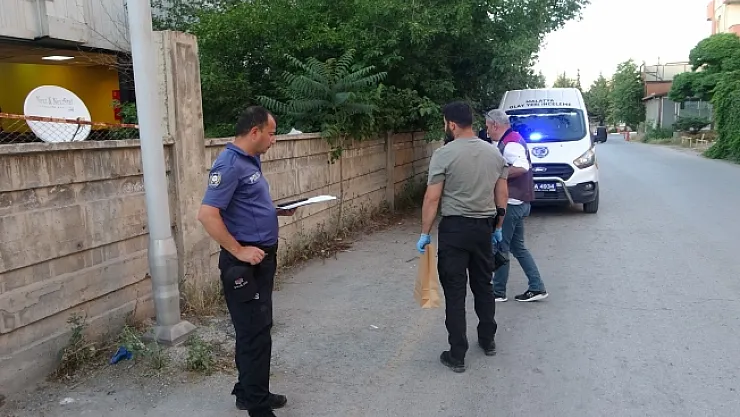 Genç, aydınlatma direğine asılı halde bulundu!