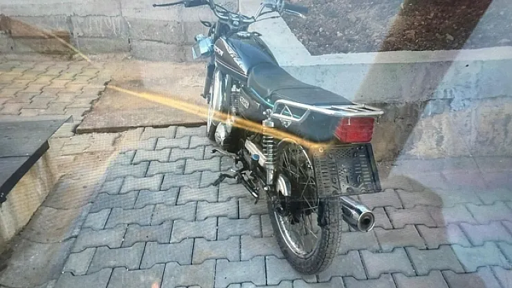 Malatya'da motosiklet takla attı: 1 yaralı