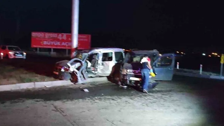 Malatya'da feci kaza : 1 ölü, 4 yaralı