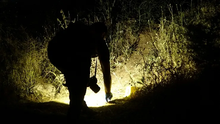 Tartıştığı şahsa ait aracın lastiklerine bıçakla zarar verdi