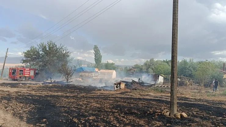 Akçadağ'da anız yangını!