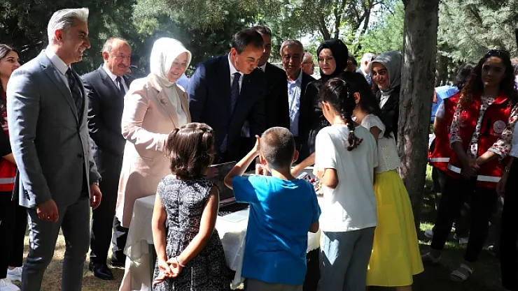 &quotBilim Kuşağı Atölyeleri" ile 250 bini aşkın çocuğa ulaşıldı