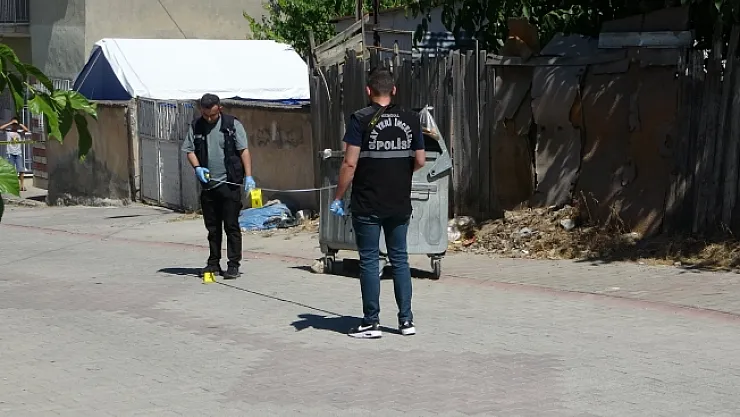 Husumetlisini vurdu, hastaneye götürdü!