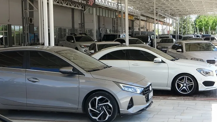 İkinci el otomobilde yaprak kıpırdamıyor