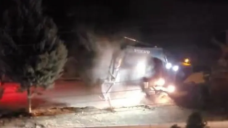 Malatya'da gece vakti ağaç katliamı!