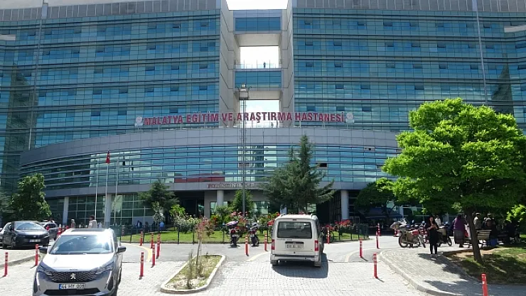 Servis aracı çarptı! 1 yaralı