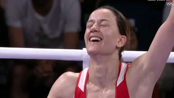 Hatice Akbaş madalyayı garantiledi