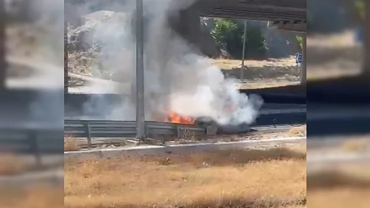 Seyir halindeki araç bir anda alev topuna döndü