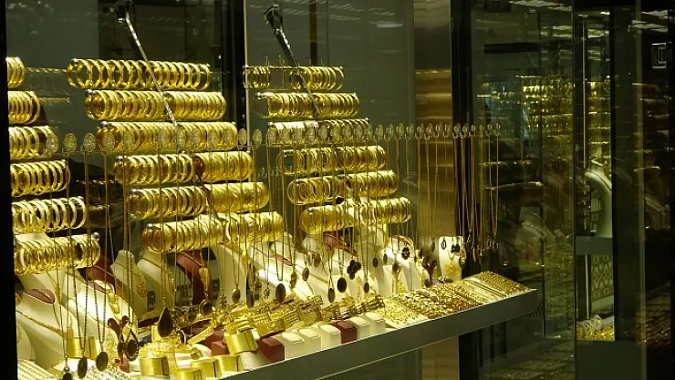 16 yıl yanında çalıştığı kuyumcudan milyonluk vurgun yaptı