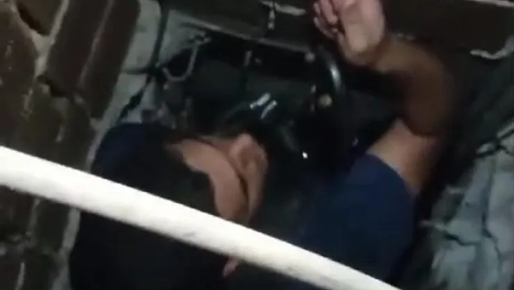 Havalandırma boşluğuna düşen kedi kurtarıldı