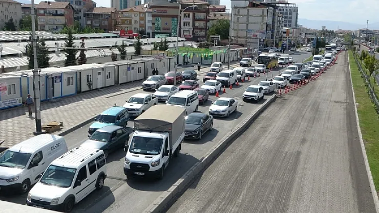 Malatya'da yol çalışmaları nedeniyle oluşan trafiğe tepki