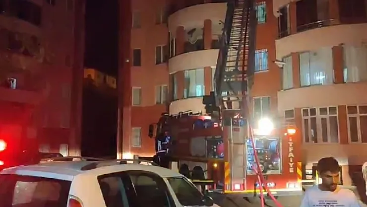 Darende ilçesinde çıkan yangın korkuttu