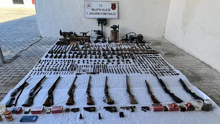 Malatya'da bomba yapımında kullanılan kimyasallar ele geçirildi