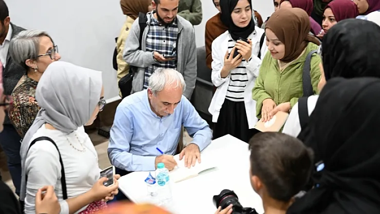 Nurullah Genç, Battalgazi'de gençlerle buluştu