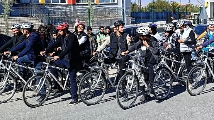 Öğrenciler madde bağımlılığına karşı pedal çevirdi