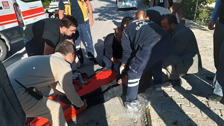 Otomobil ile motosiklet çarpıştı:  Sürücüsü ağır yaralı