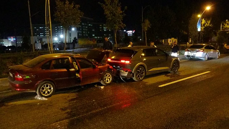 Rektörün karıştığı kazada 2 kişi yaralandı