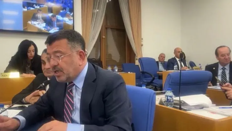 Ağbaba: Üretici 'kayısımız ayak altı oldu' diyor!