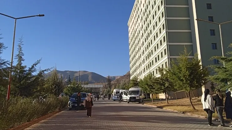 Genç kız yurt binası önünde ölü bulundu