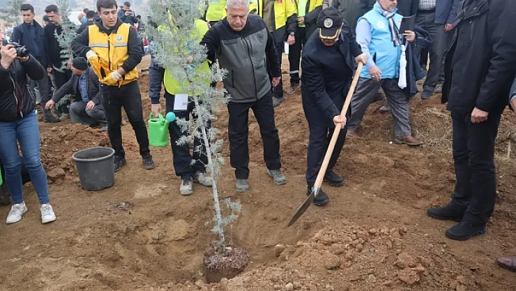 Malatya'da fidanlar toprakla buluştu