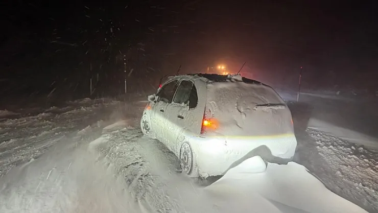 Malatya-Kayseri karayolunda çok sayıda araç mahsur kaldı
