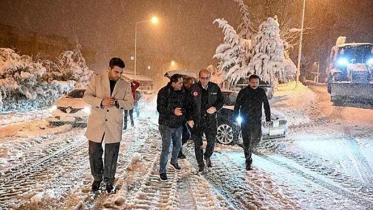 Yeşilyurt'ta kar mesaisi devam ediyor