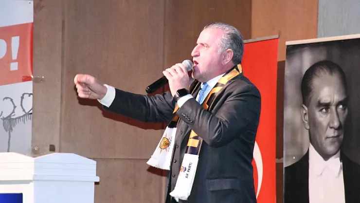 &quotDünyada gençliğe en büyük yatırım yapan lider Erdoğan'dır"
