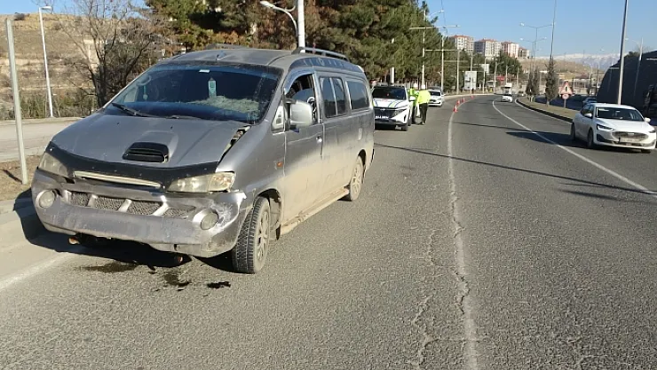 Malatya'da 5 araçlı zincirleme kaza: 2 yaralı