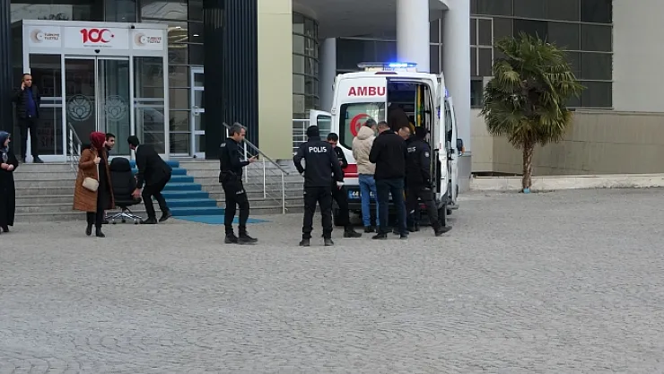 Bıçaklı saldırıya uğrayan genç ağır yaralandı