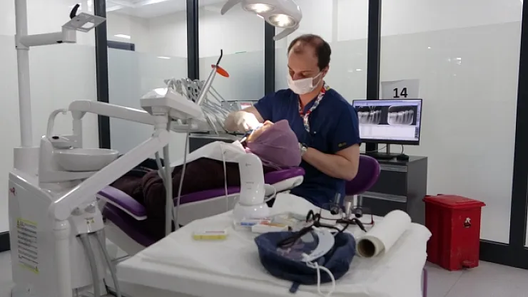 Diş Hekimliği Fakültesi'ne 1 yılda 303 bin hasta başvuru yaptı