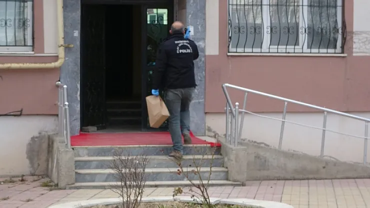 Evinde kanlar içerisinde bulunan şahıs kurtarılamadı