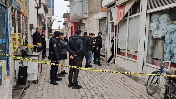 Feci ölüm! Hamur makinesine takılan atkı sonu oldu!