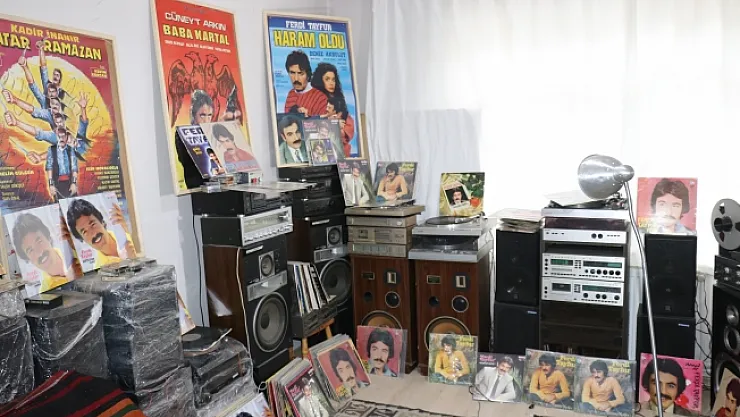 Ferdi Tayfur'u plaklarıyla yadediyor