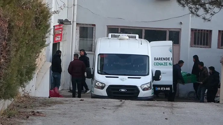 Misafirliğe geldiği evde yaşlı kadını bıçaklayarak öldürdü