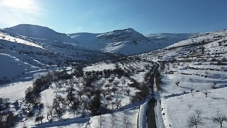 Akçadağ'da kar manzarası mest etti