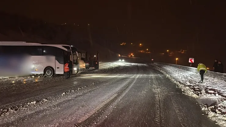 Malatya'da yolcu otobüsü istinat duvarına çarptı: 9 yaralı