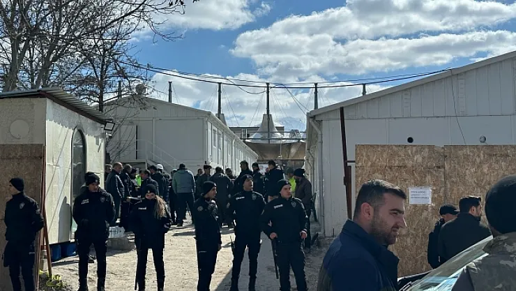 Malatya'da inşaat işçilerinin &quothorlama" kavgası: 15 yaralı