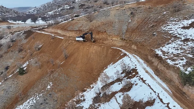 Yeşilyurt kırsalında yeni yol çalışmaları başladı